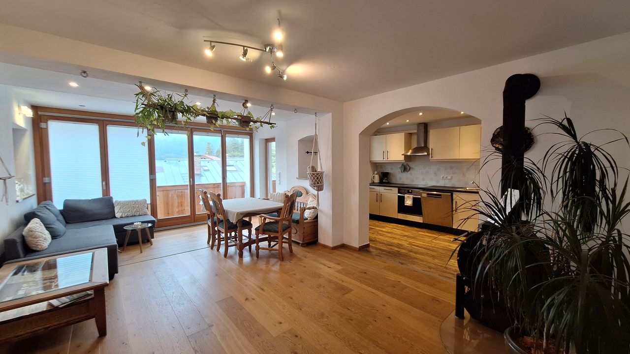 Wohn-und Essbereich der Ferienwohnung Untersberg Wohn-und Essbereich der Ferienwohnung Untersberg